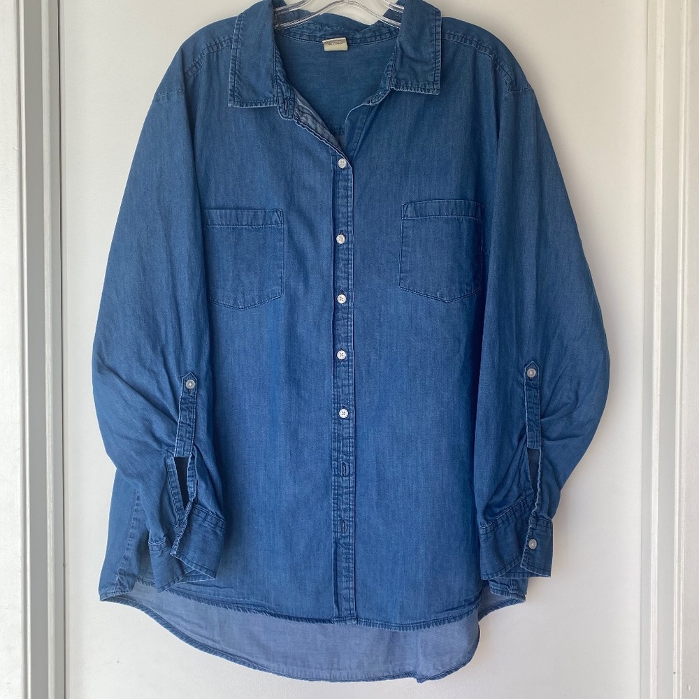 Faded Glory blue denim button down